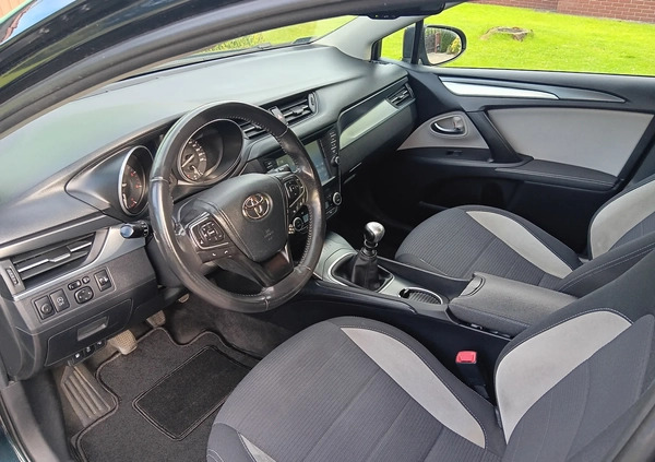 Toyota Avensis cena 56900 przebieg: 166000, rok produkcji 2017 z Szamocin małe 137